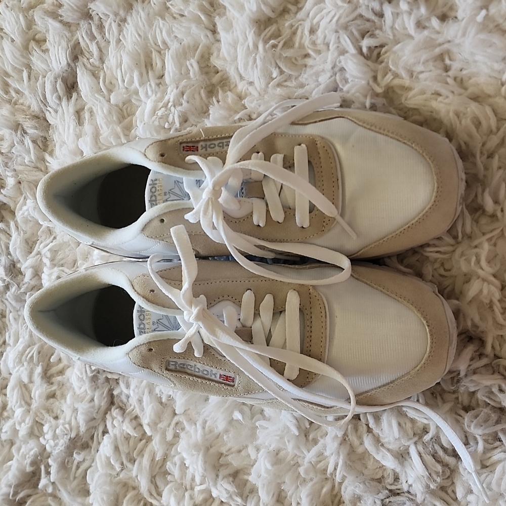 Reebox tennis shoes